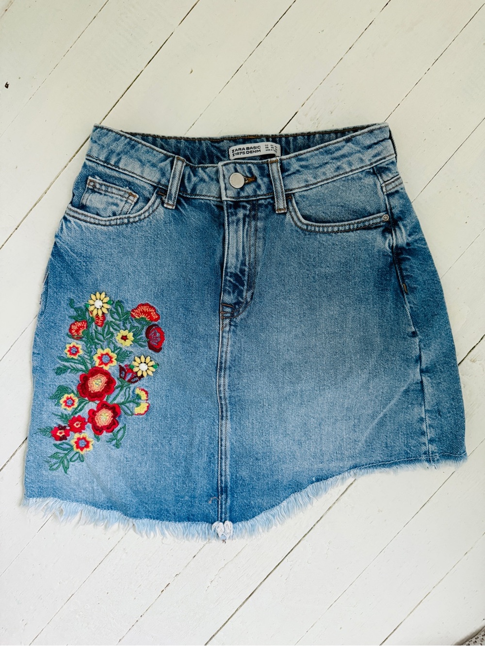Zara Beaded Floral Embroidered Denim Mini Skirt XS